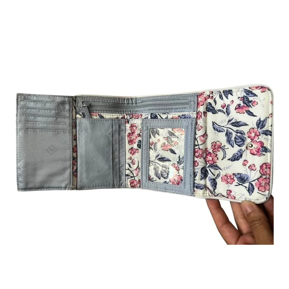 Vera Bradley Floral Quilted Women's Wallet - Pink and White EUC